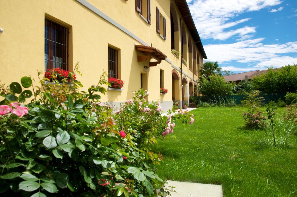 Cascina Delle Mele Acomodação com café da manhã Vittuone Exterior foto